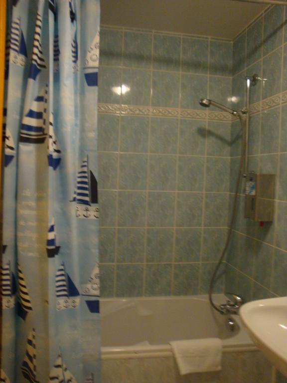 Hotel Le Bilboquet Le Puy-en-Velay Habitación foto